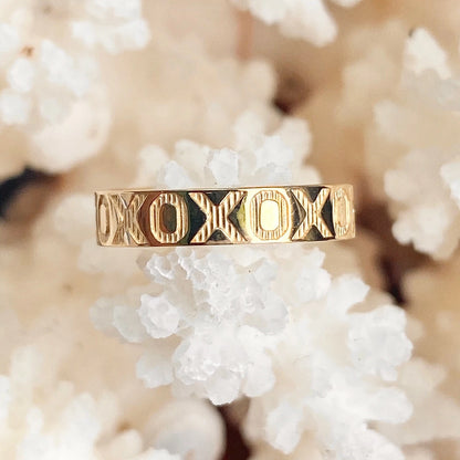 14KT Yellow Gold Embossed Patterned XOXO Toe Ring
