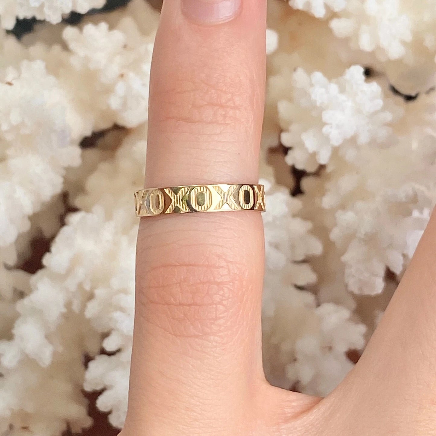 14KT Yellow Gold Embossed Patterned XOXO Toe Ring