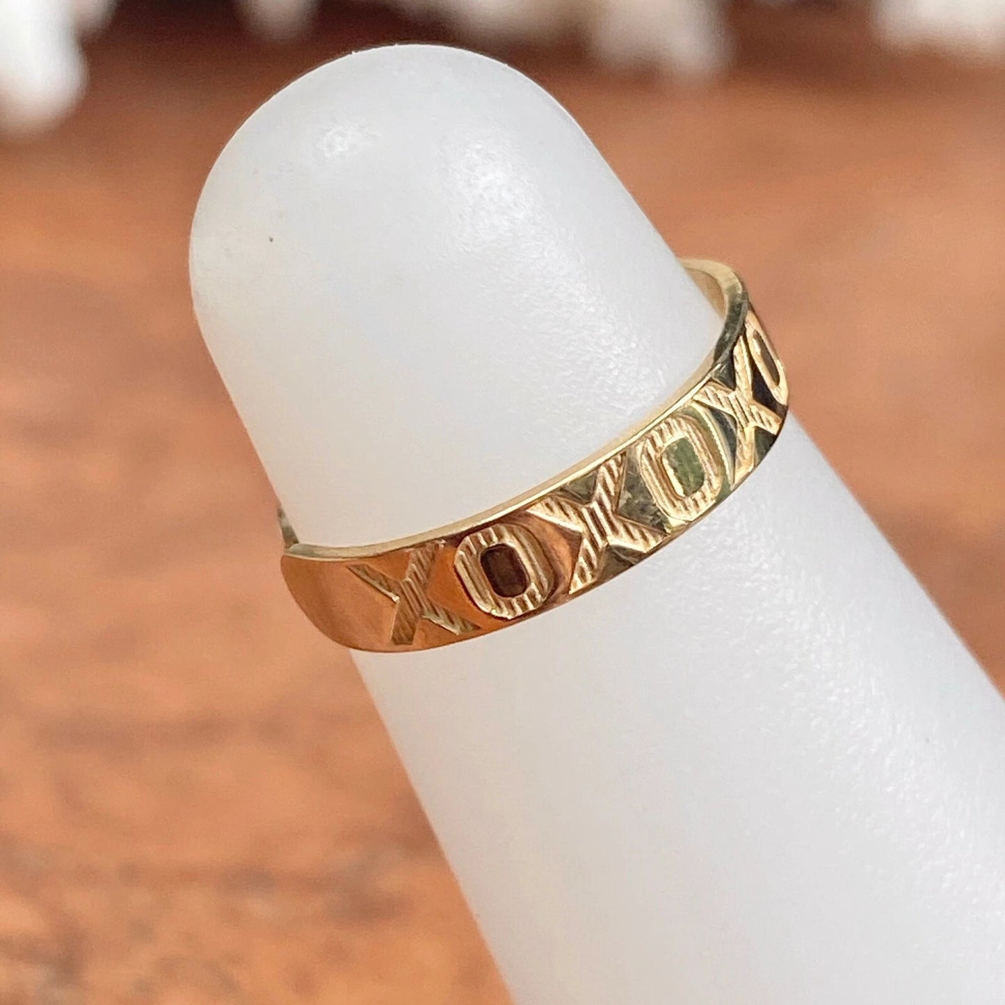 14KT Yellow Gold Embossed Patterned XOXO Toe Ring