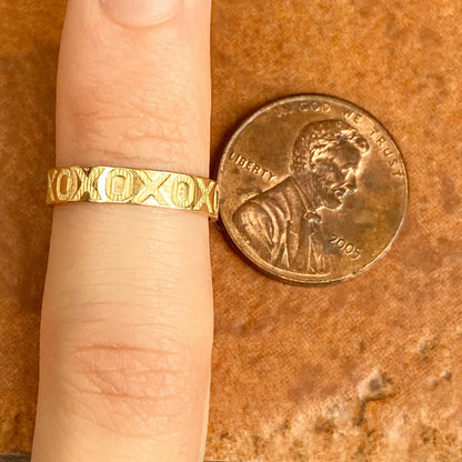 14KT Yellow Gold Embossed Patterned XOXO Toe Ring