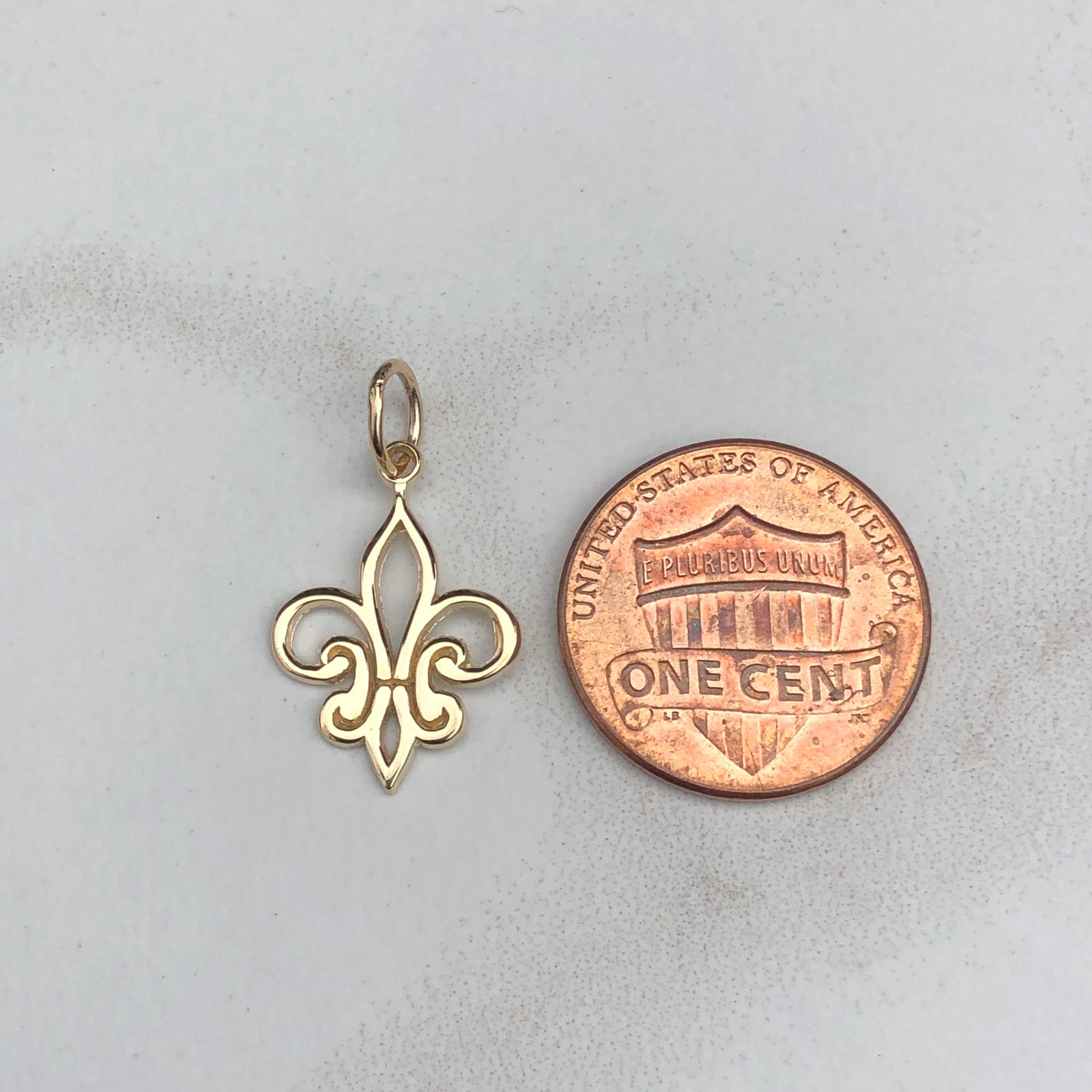 OOO 14KT Yellow Gold Small Cut-Out Fleur de Lis Pendant Charm, OOO 14KT Yellow Gold Small Cut-Out Fleur de Lis Pendant Charm - Legacy Saint Jewelry