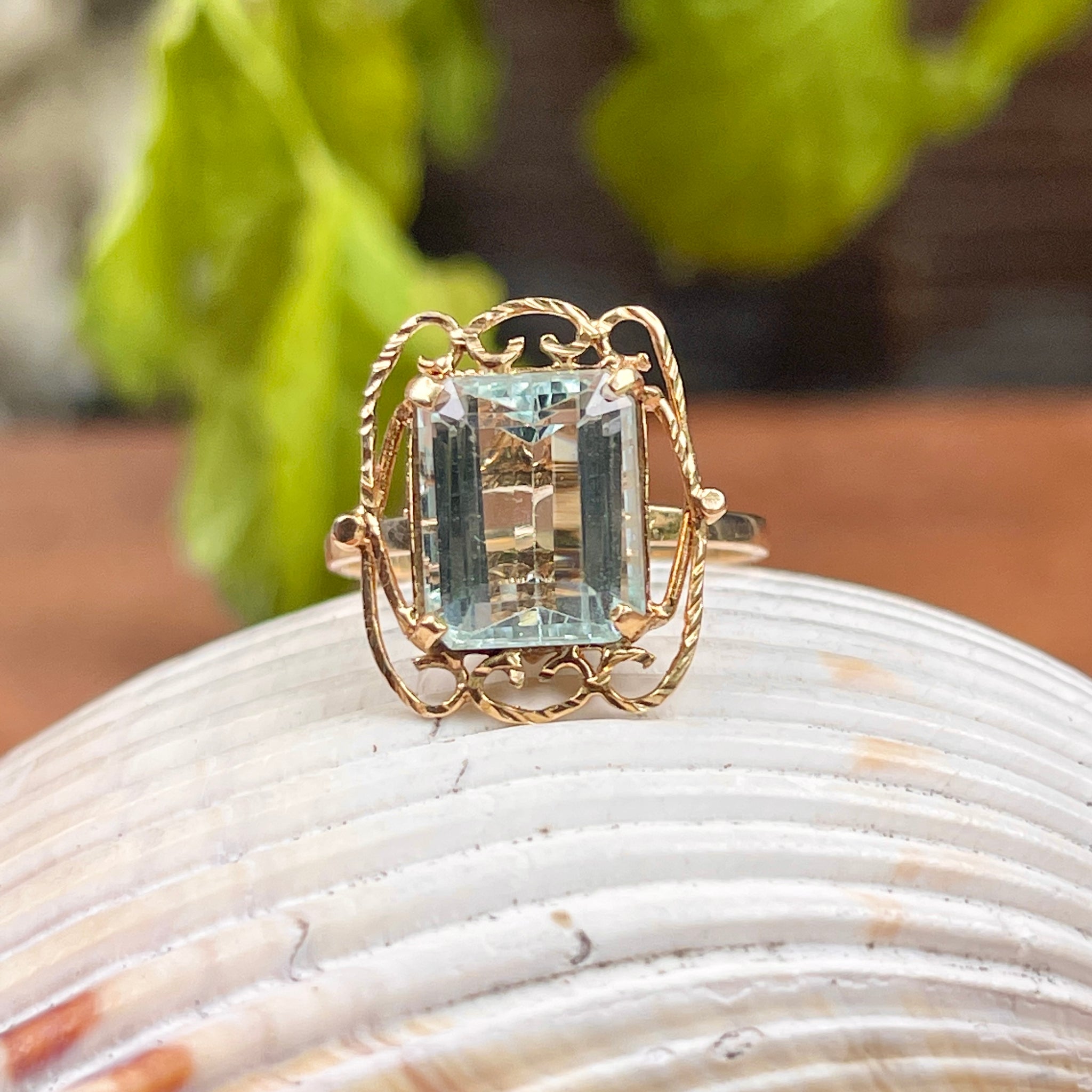 om forladelse egetræ Vær venlig Estate 14KT Yellow Gold 2.50 CT Emerald-Cut Aquamarine Filigree Ring – LSJ