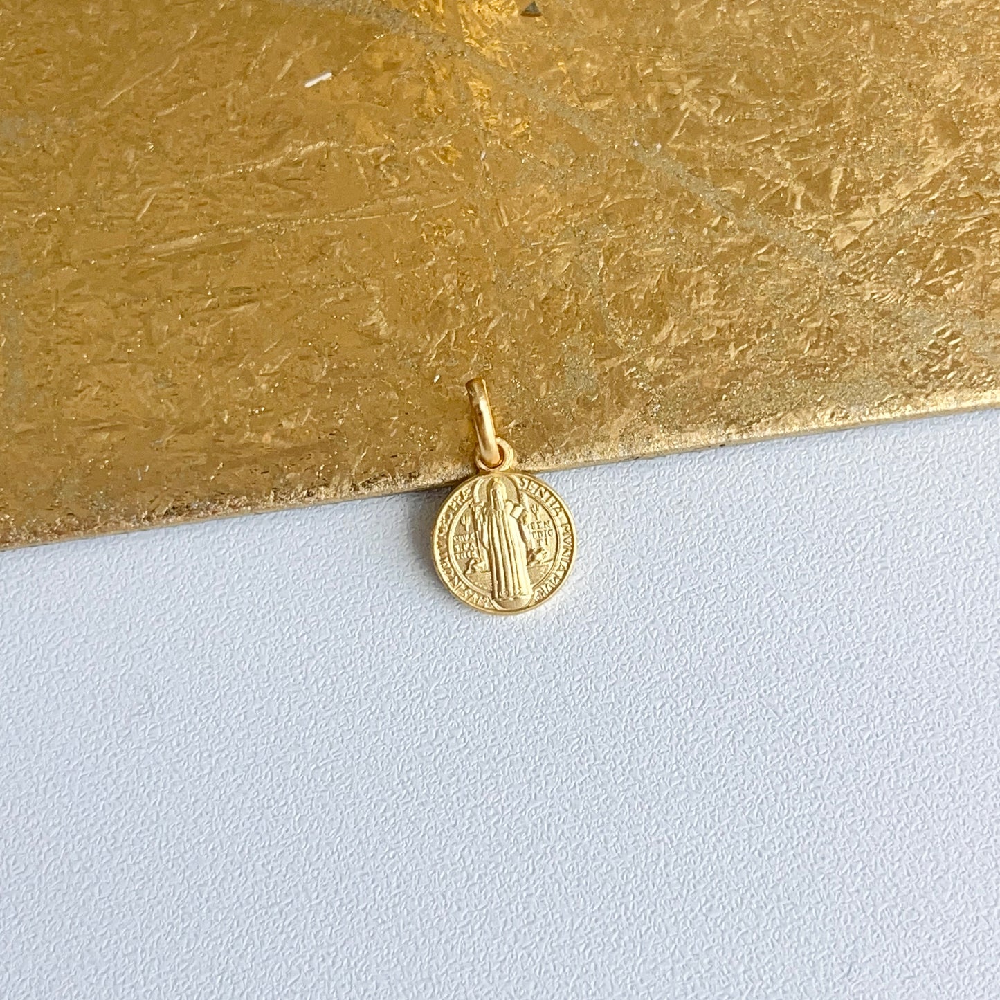 14KT Yellow Gold St Benedict Round Matte Medal Pendant Charm 10mm