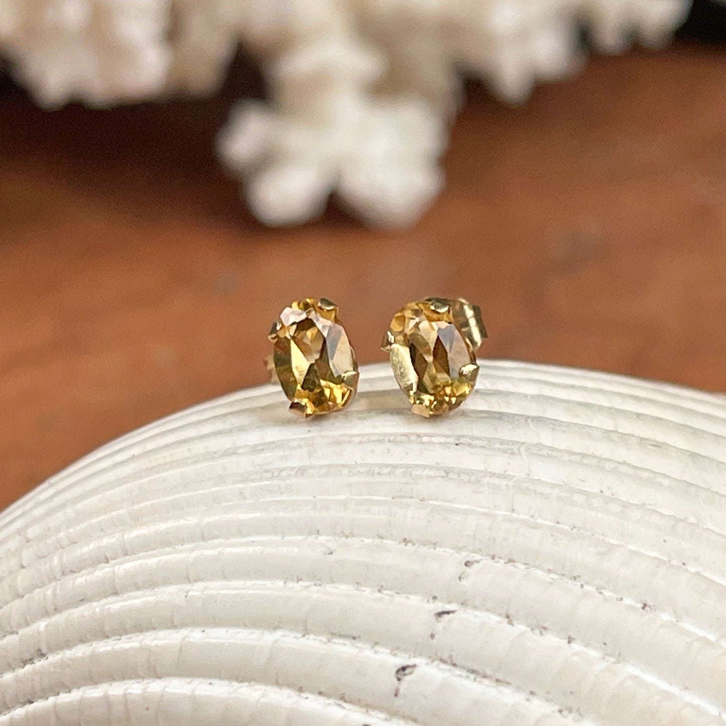 14KT Yellow Gold Oval 5mm Citrine Post Stud Earrings