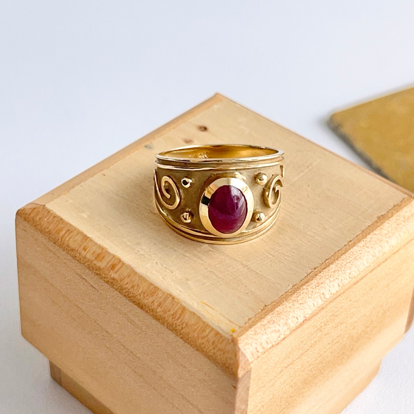 Estate 14KT Yellow Gold Byzantine Oval Ruby Cigar Band Ring