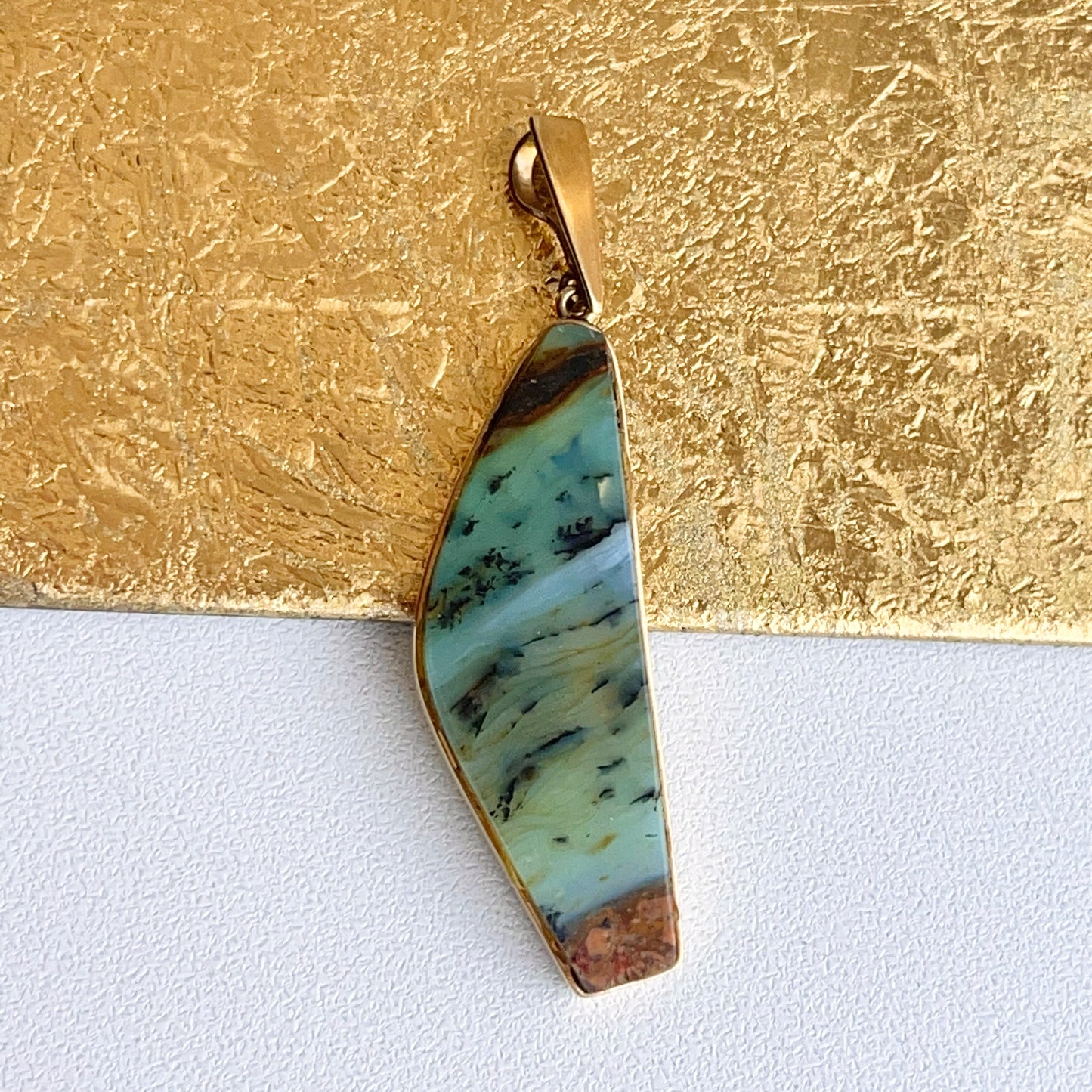 Estate 18KT Yellow Gold Green Agate Oblong Pendant