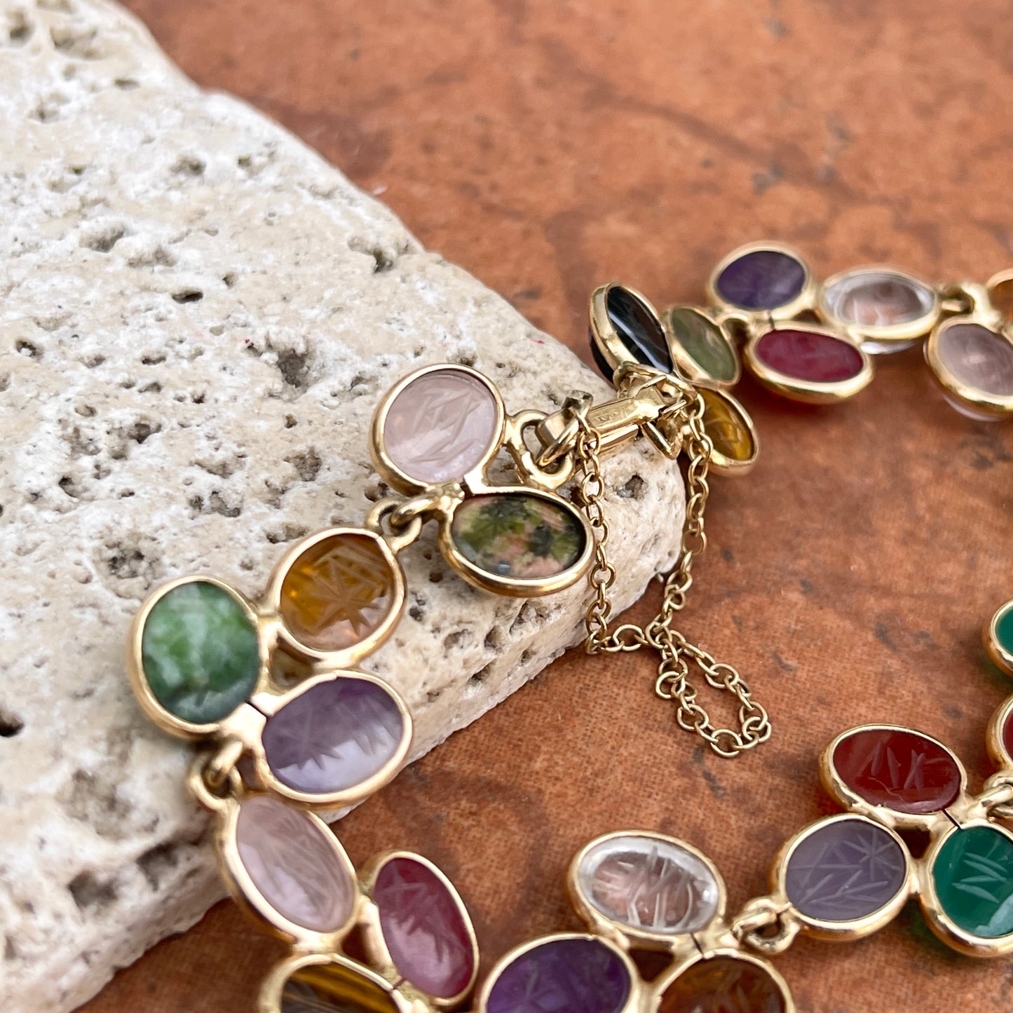 Estate 14KT Yellow Gold Oval Scarab Carved Multi-Gemstone Link Bracelet