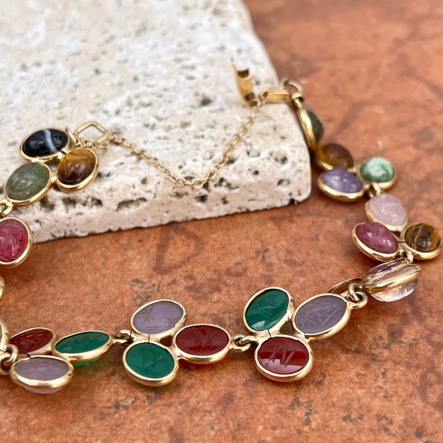 Estate 14KT Yellow Gold Oval Scarab Carved Multi-Gemstone Link Bracelet