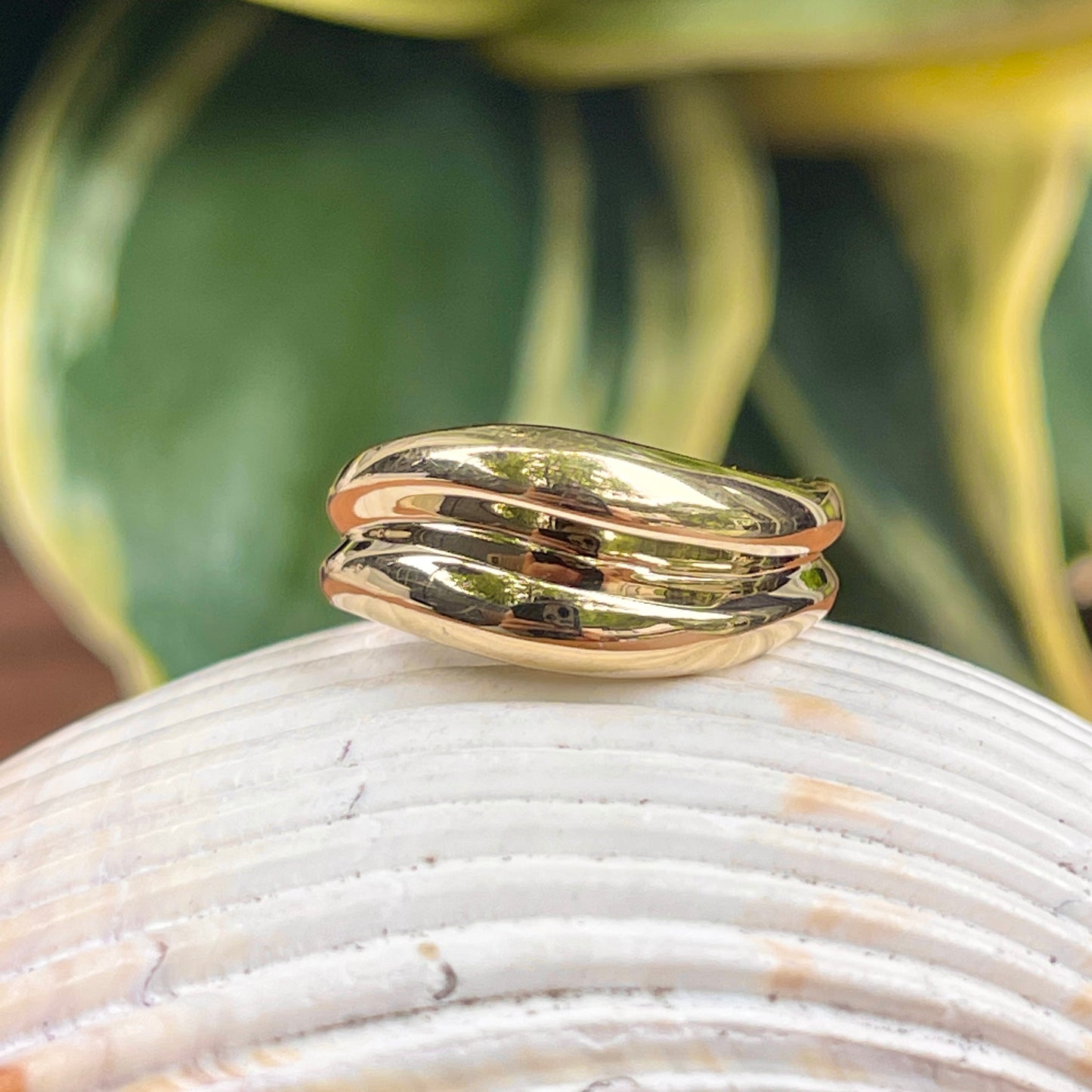 14KT Yellow Gold Shiny Groove + Domed Cigar Band Ring