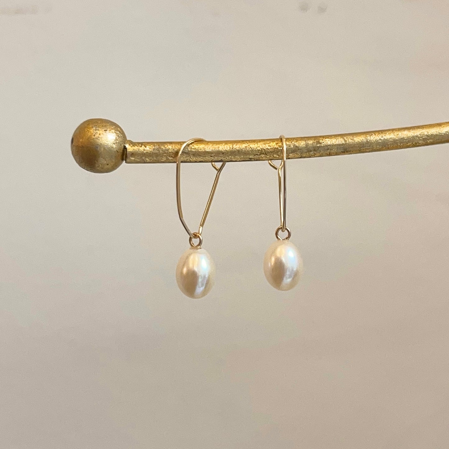 14Kt Yellow Gold Oval Freshwater Pearl Wire Drop Earrings