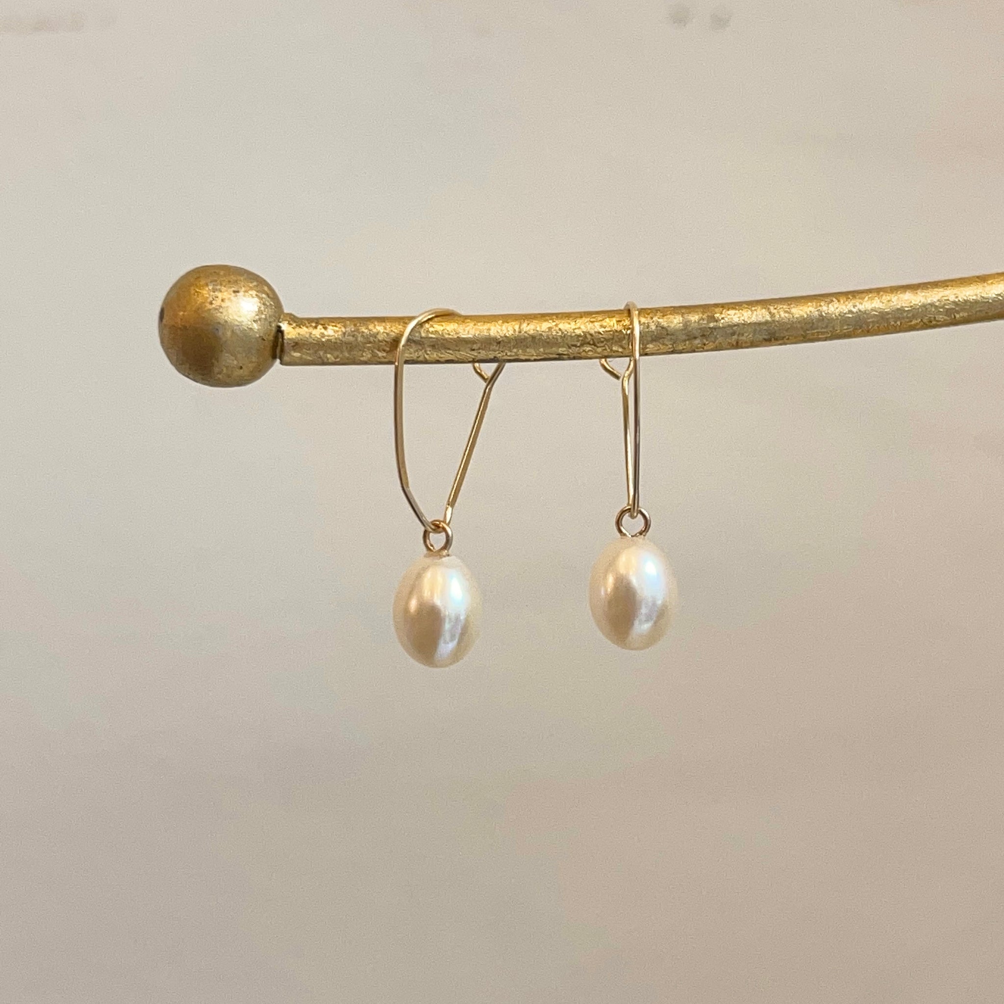 14Kt Yellow Gold Oval Freshwater Pearl Wire Drop Earrings – LSJ