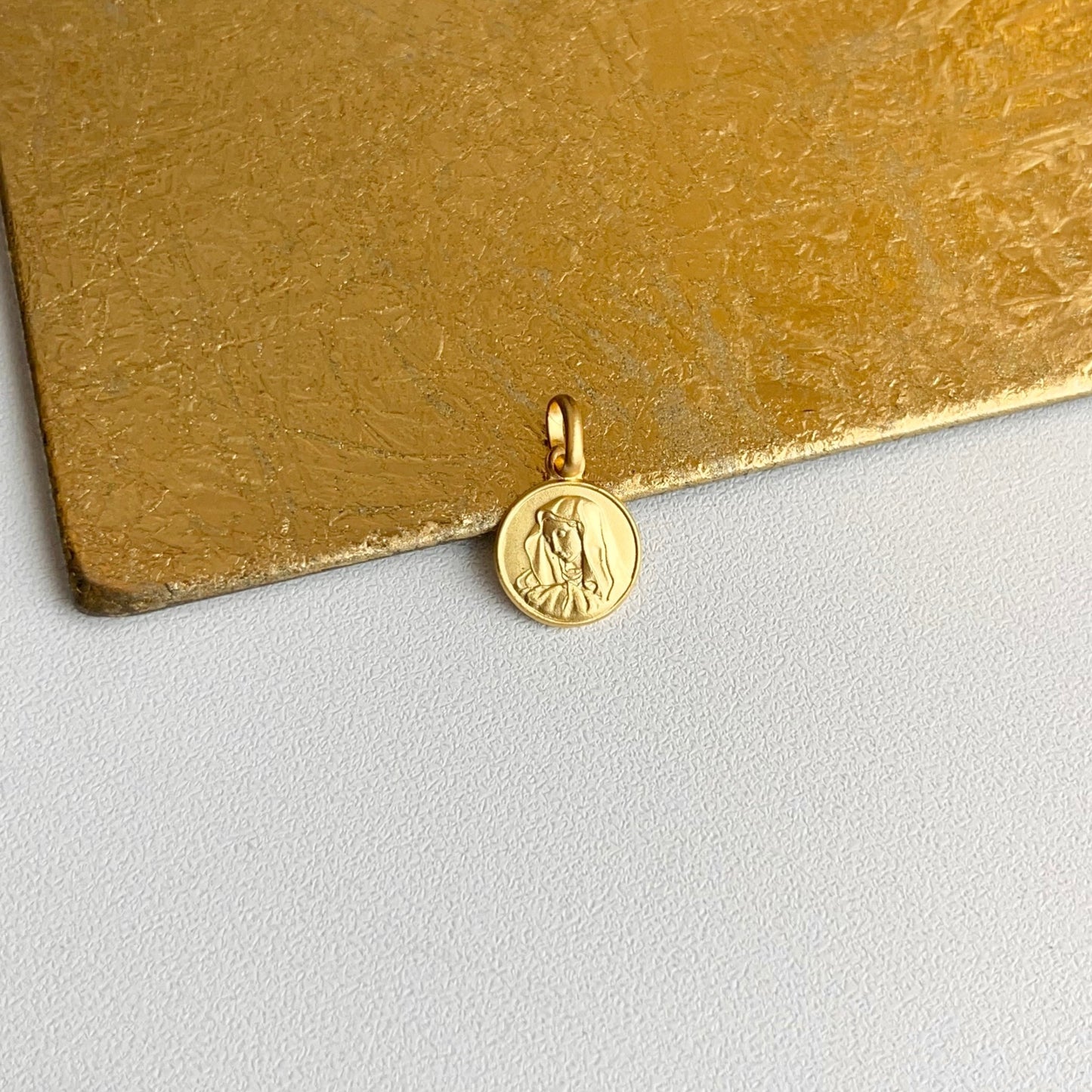 14KT Yellow Gold Matte Our Lady of Sorrows Medal Pendant Charm 10mm