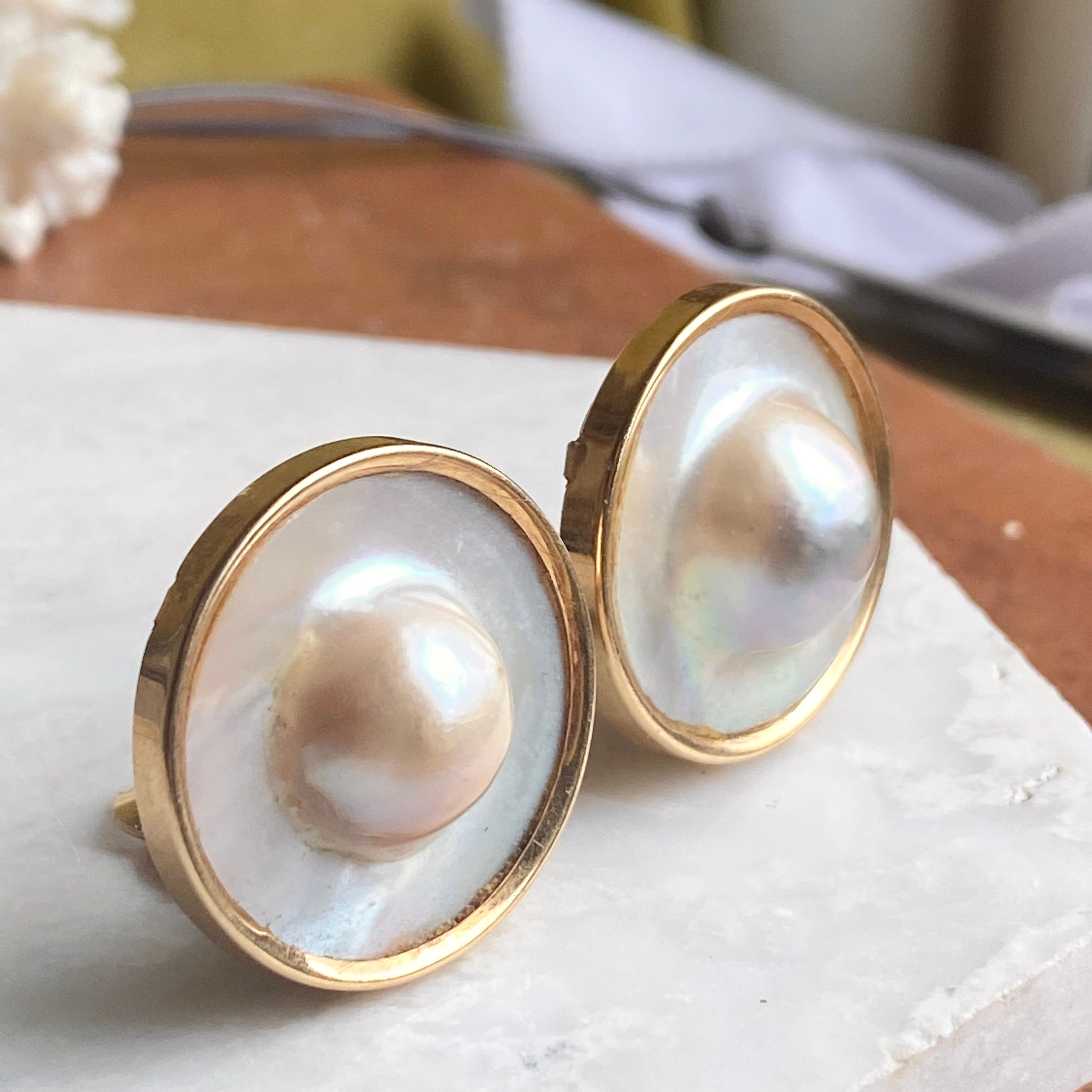 Estate 14KT Yellow Gold Blister Mabe Pink Pearl Clip On Round