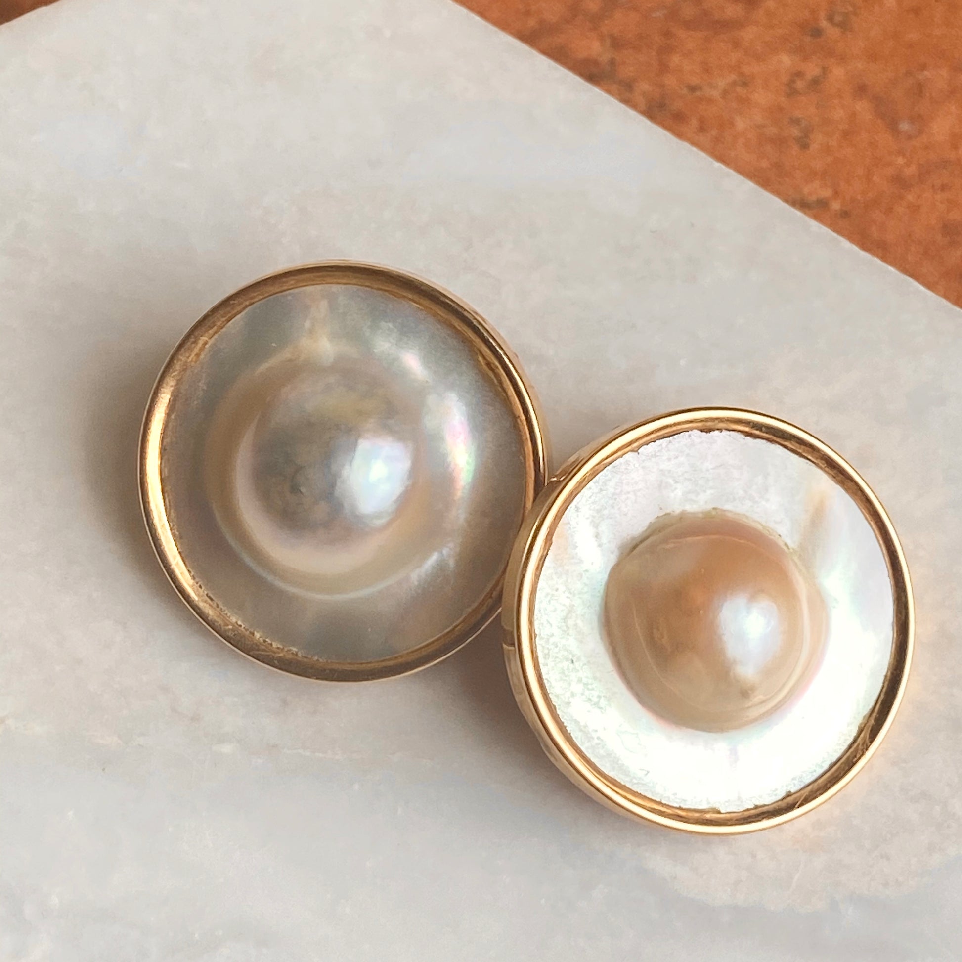 Estate 14KT Yellow Gold Blister Mabe Pink Pearl Clip-On Round Earrings, Estate 14KT Yellow Gold Blister Mabe Pink Pearl Clip-On Round Earrings - Legacy Saint Jewelry