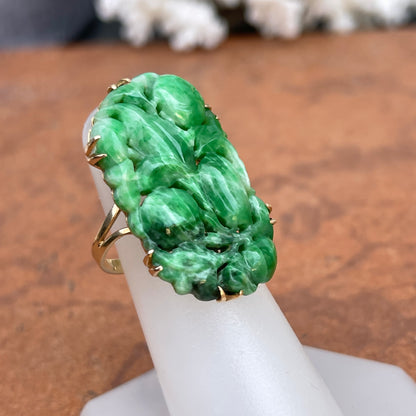 Estate 14KT Yellow Gold Oval Large Carved Green Jade Cocktail Ring