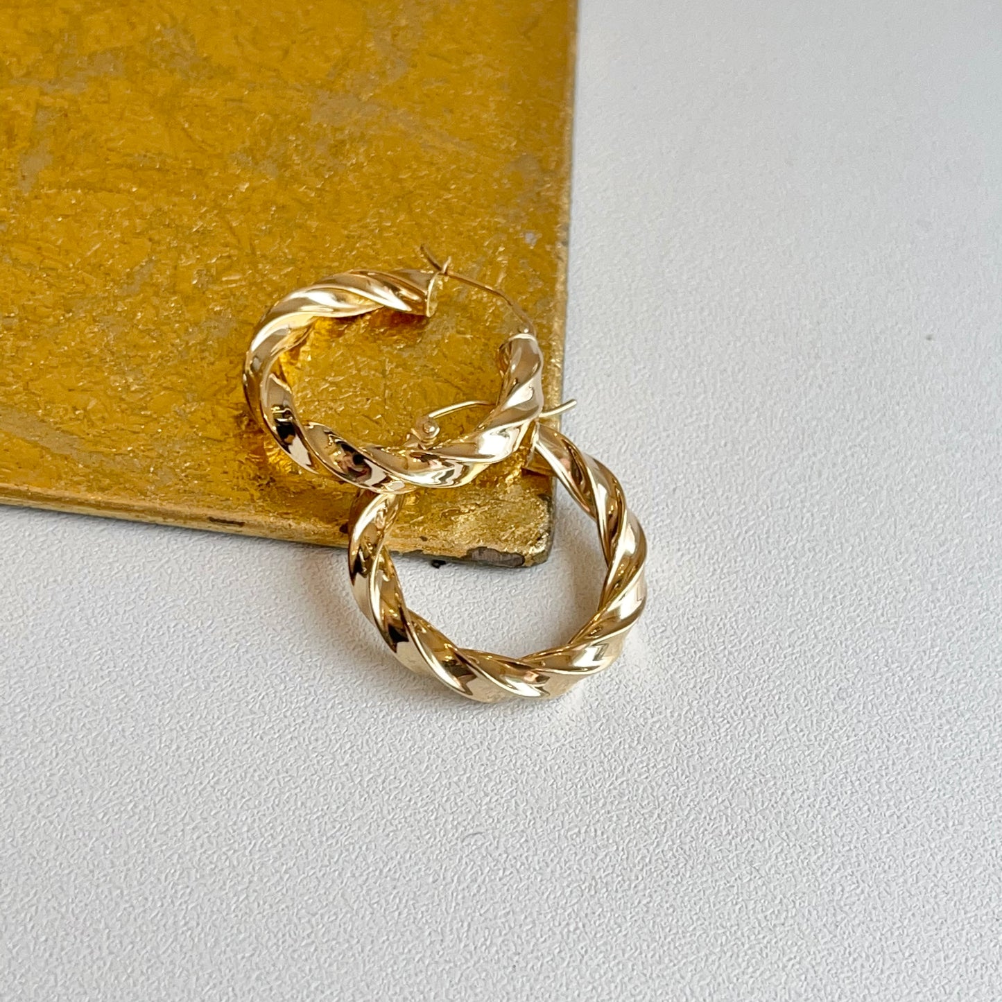 14KT Yellow Gold Twisted Tube Hoop Earrings 26mm