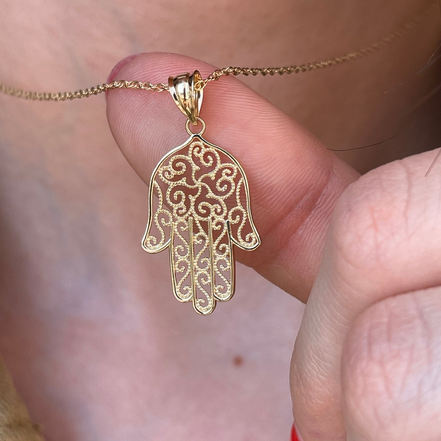 14KT Yellow Gold Filigree Textured Hamsa Pendant