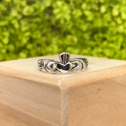 Sterling Silver Antiqued Claddagh Celtic Toe Ring