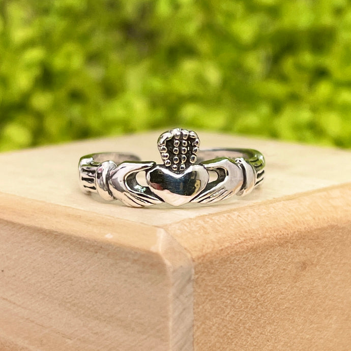 Sterling Silver Antiqued Claddagh Celtic Toe Ring