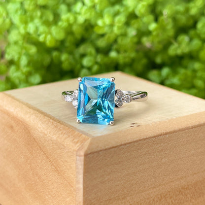 Estate 10KT White Gold Fantasy Cut Aqua Blue Topaz + Diamond Accent Ring