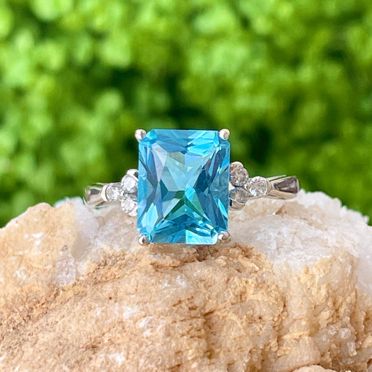 Estate 10KT White Gold Fantasy Cut Aqua Blue Topaz + Diamond Accent Ring