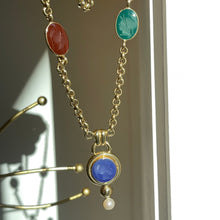 Load image into Gallery viewer, Estate 14KT Yellow Gold Venetian Intaglio Onyx, Chrysoprase + Pearl Lariat Necklace
