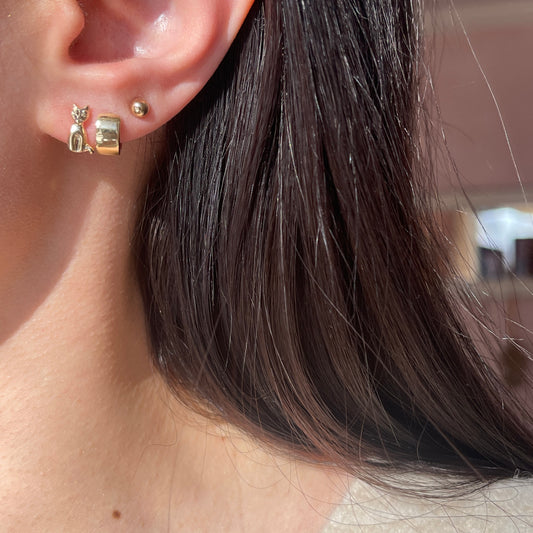 14KT Yellow Sitting Kitty Cat Post Stud Earrings