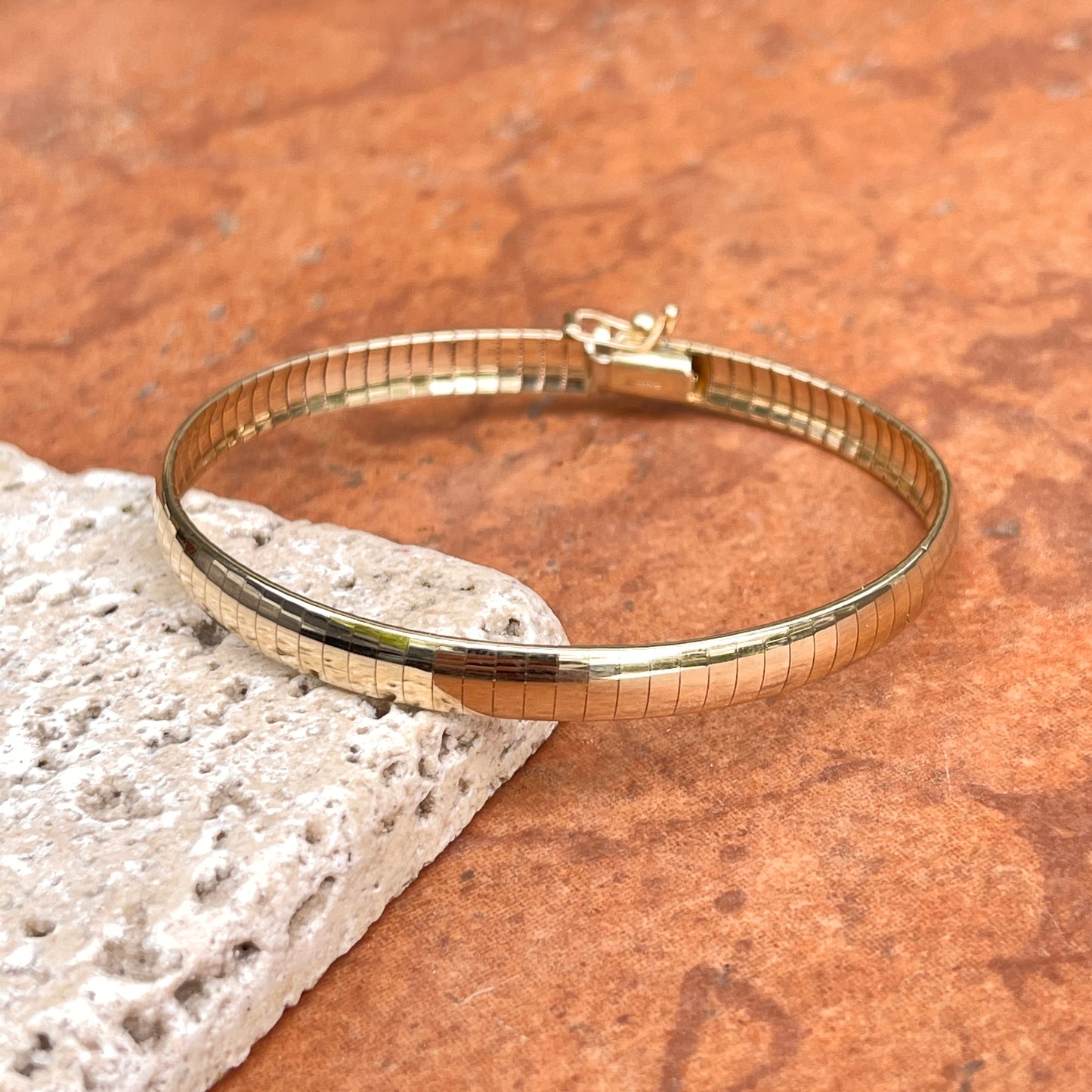 14KT Yellow Gold Shiny Domed Omega 6mm Link Bracelet