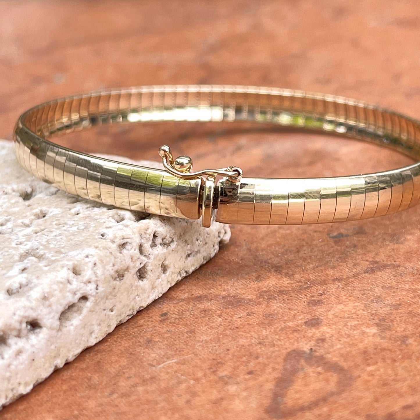 14KT Yellow Gold Shiny Domed Omega 6mm Link Bracelet