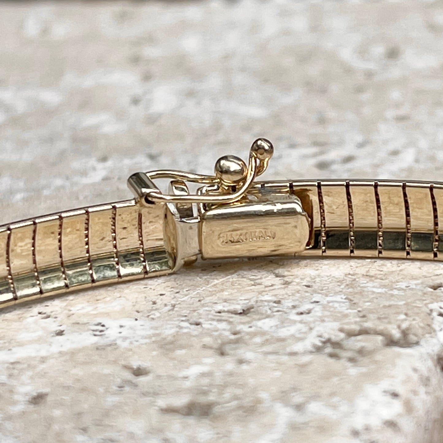 14KT Yellow Gold Shiny Domed Omega 6mm Link Bracelet