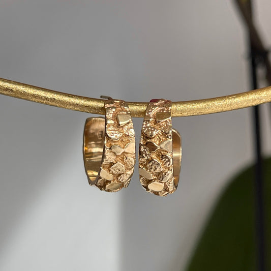 Estate 14KT Yellow Gold Nugget Tapered Hoop Earrings