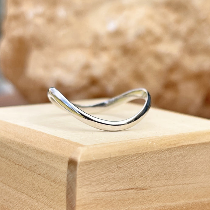 14KT White Gold Polished Wave Band Thumb Ring
