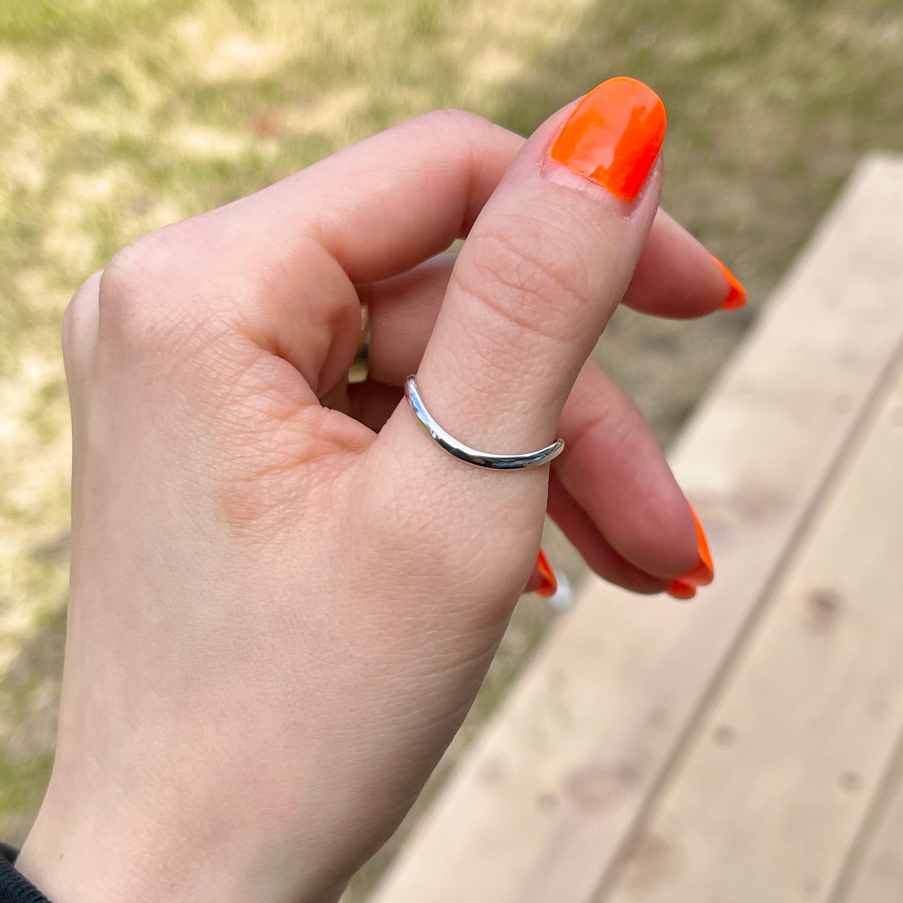 14KT White Gold Polished Wave Band Thumb Ring – LSJ