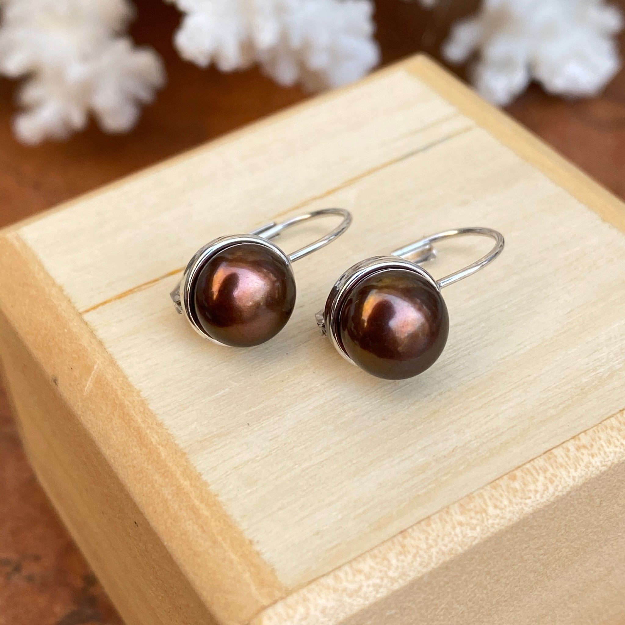 Pearl Earrings-V Wire Large | White