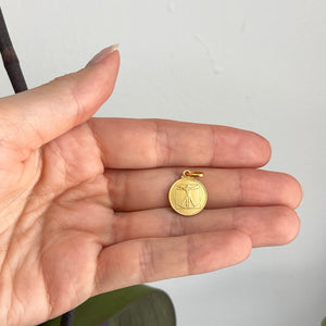 14KT Yellow Gold Matte The Vitruvian Man Round Medal Pendant Charm