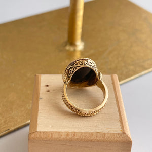 Estate 14KT Yellow Gold Bezel Onyx Roman Intaglio Ring