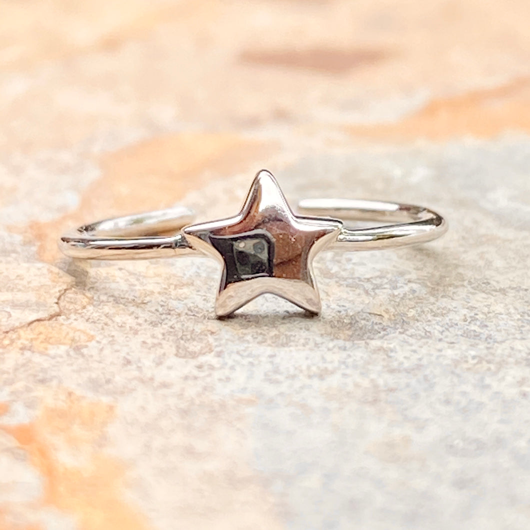 Sterling Silver Polished Star Charm Toe Ring, Sterling Silver Polished Star Charm Toe Ring - Legacy Saint Jewelry