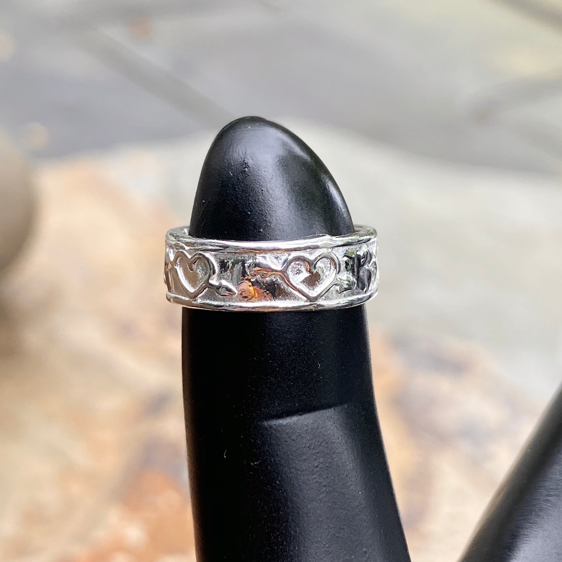 Sterling Silver Polished Heart and Arrow Design Band Toe Ring, Sterling Silver Polished Heart and Arrow Design Band Toe Ring - Legacy Saint Jewelry