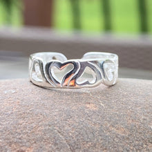 Load image into Gallery viewer, Sterling Silver Polished Open Hearts Band Toe Ring, Sterling Silver Polished Open Hearts Band Toe Ring - Legacy Saint Jewelry