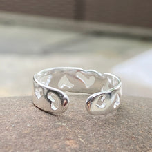 Load image into Gallery viewer, Sterling Silver Polished Open Hearts Band Toe Ring, Sterling Silver Polished Open Hearts Band Toe Ring - Legacy Saint Jewelry