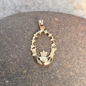 14KT Yellow Gold Celtic Claddagh Lace Trim Oval Pendant, 14KT Yellow Gold Celtic Claddagh Lace Trim Oval Pendant - Legacy Saint Jewelry