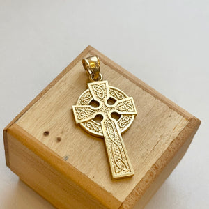 14KT Yellow Gold Large Celtic Eternity Circle Cross Pendant
