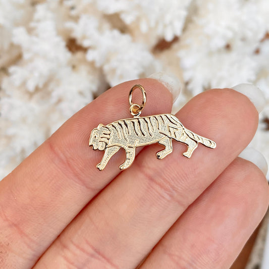 14KT Yellow Gold Detailed Prowling Tiger Flat Pendant Charm