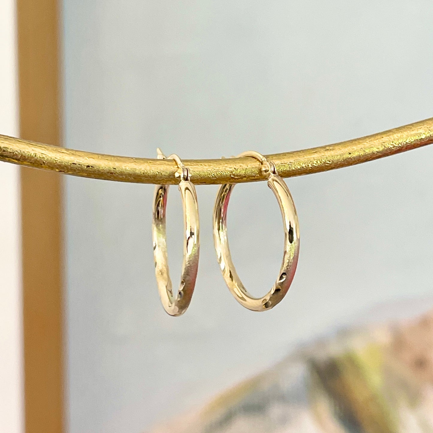 14KT Yellow Gold Satin + Diamond-Cut Hoop Earrings 20mm