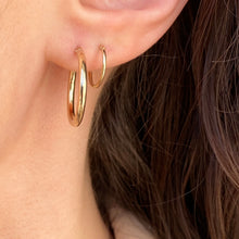 Load image into Gallery viewer, 10KT Yellow Gold Polished 2mm Tube Hoop Earrings 20mm