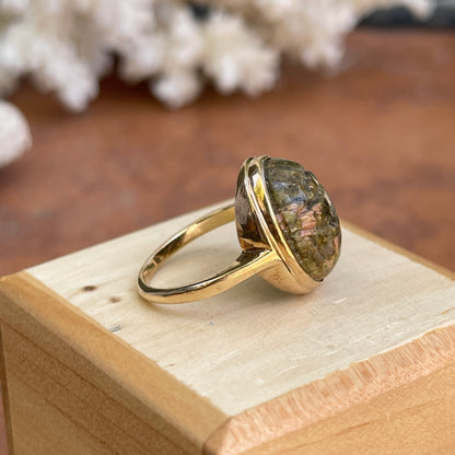 Estate 14KT Yellow Gold Bezel Carved Scarab Oval Agate Ring