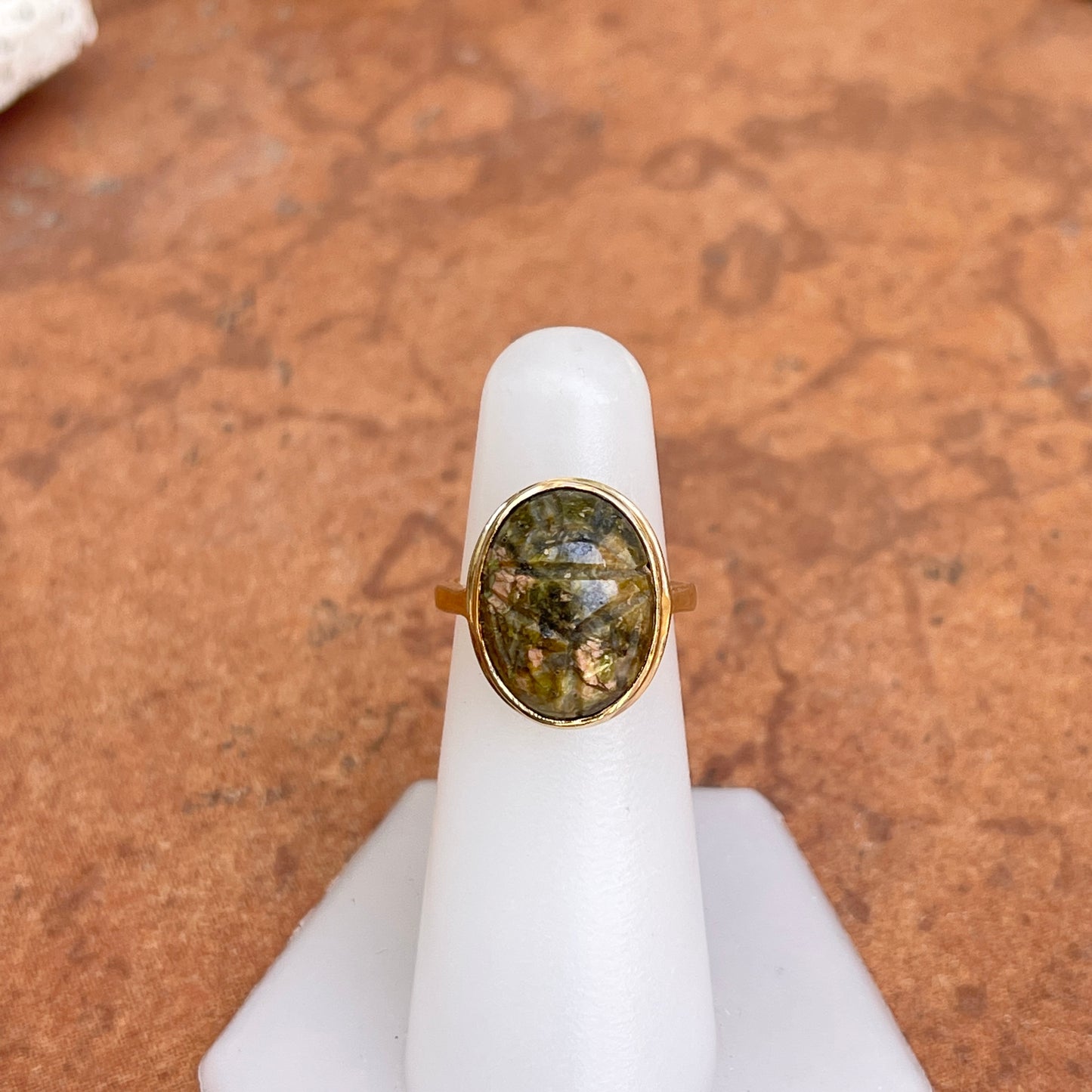 Estate 14KT Yellow Gold Bezel Carved Scarab Oval Agate Ring