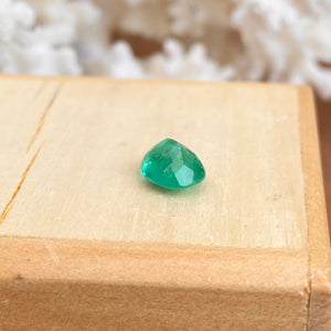 Colombian Emerald Oval Cut Loose Emerald 1.32 CT - Legacy Saint Jewelry