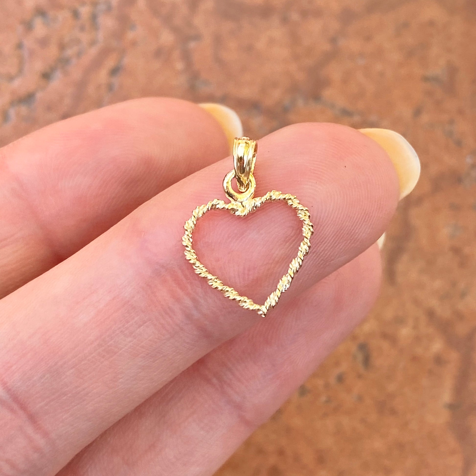 10KT Yellow Gold Rope Twist Open Heart Pendant Charm, 10KT Yellow Gold Rope Twist Open Heart Pendant Charm - Legacy Saint Jewelry