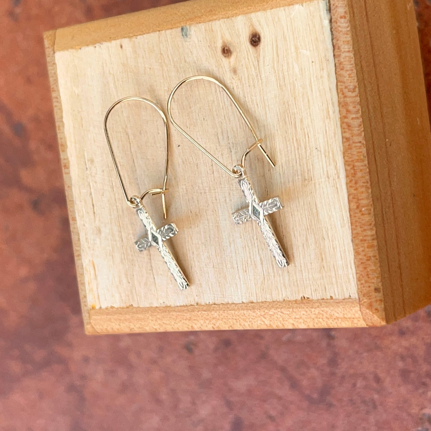 14KT Yellow Gold Satin Cross Wire Earrings